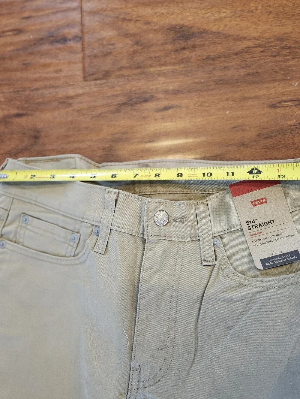 Mens Levi Strauss Khaki Jeans Sraight Fit Size 30 x 34 New/ Never Worn